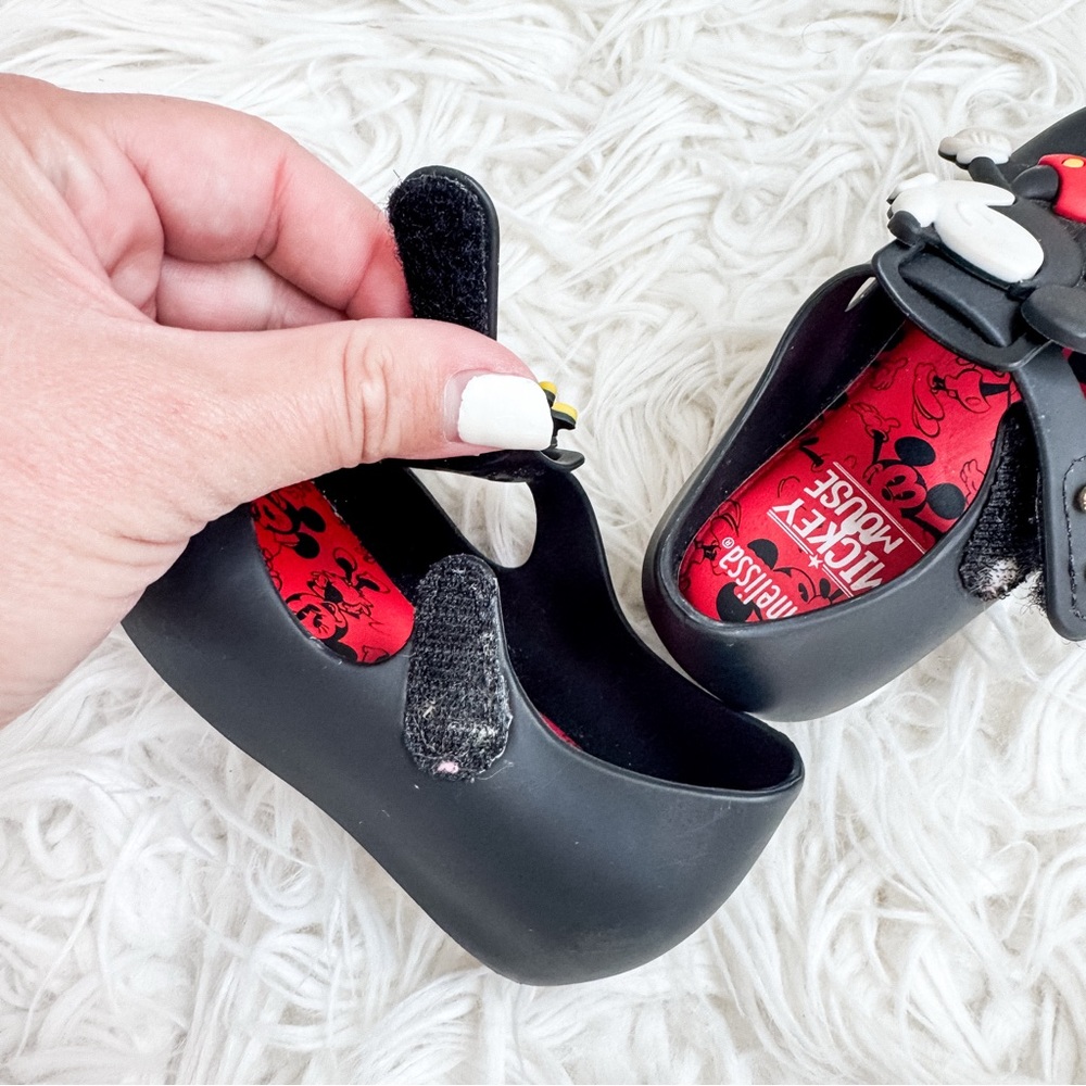 Mini Melissa | Kissing Mickey & Minnie Toddler Shoes - Picture 10 of 10